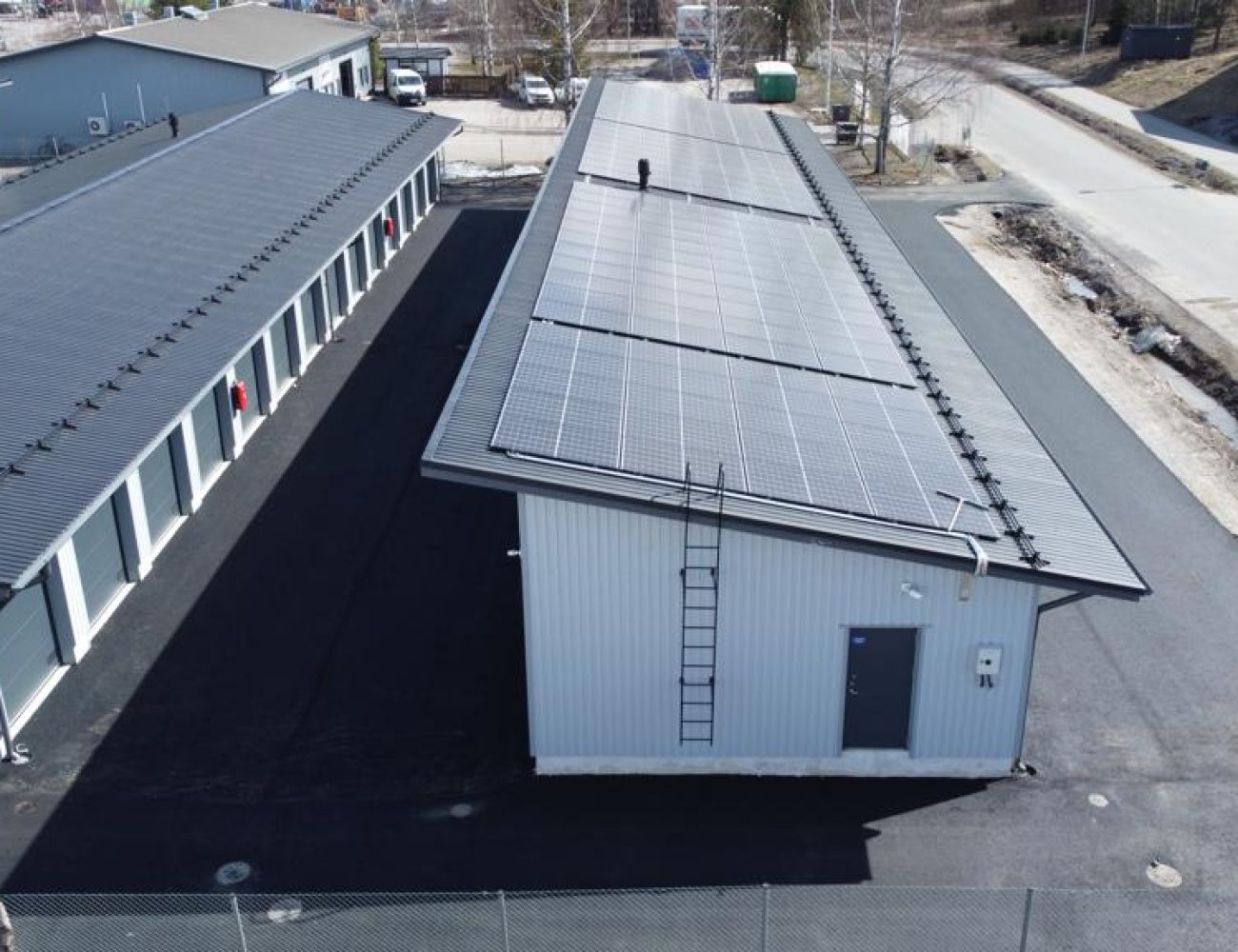 Yrittäjäntie, referenssi